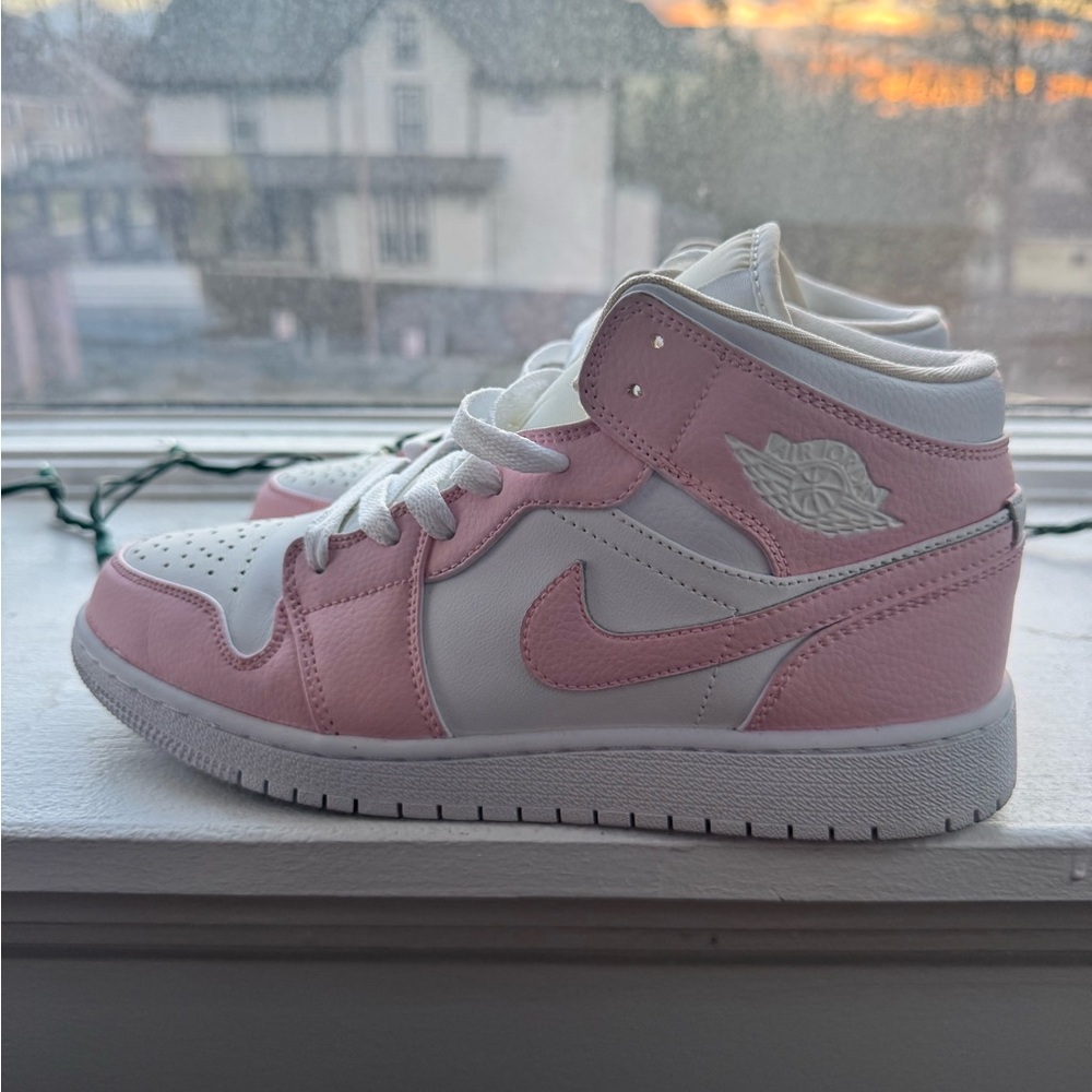 Nike Pink and White Women's Sneakers
